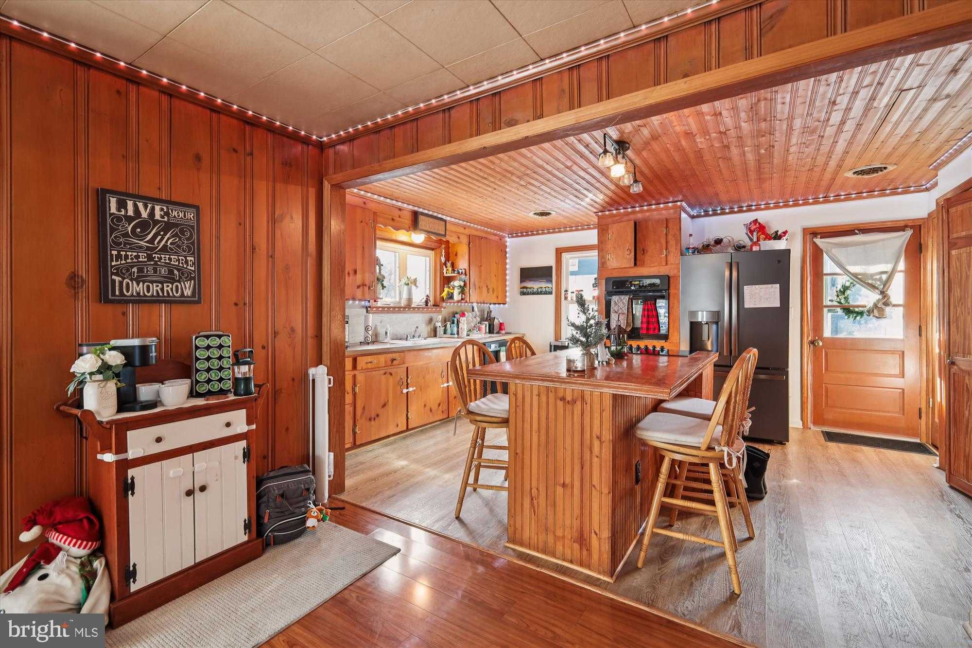 5916 N Main St photo 3