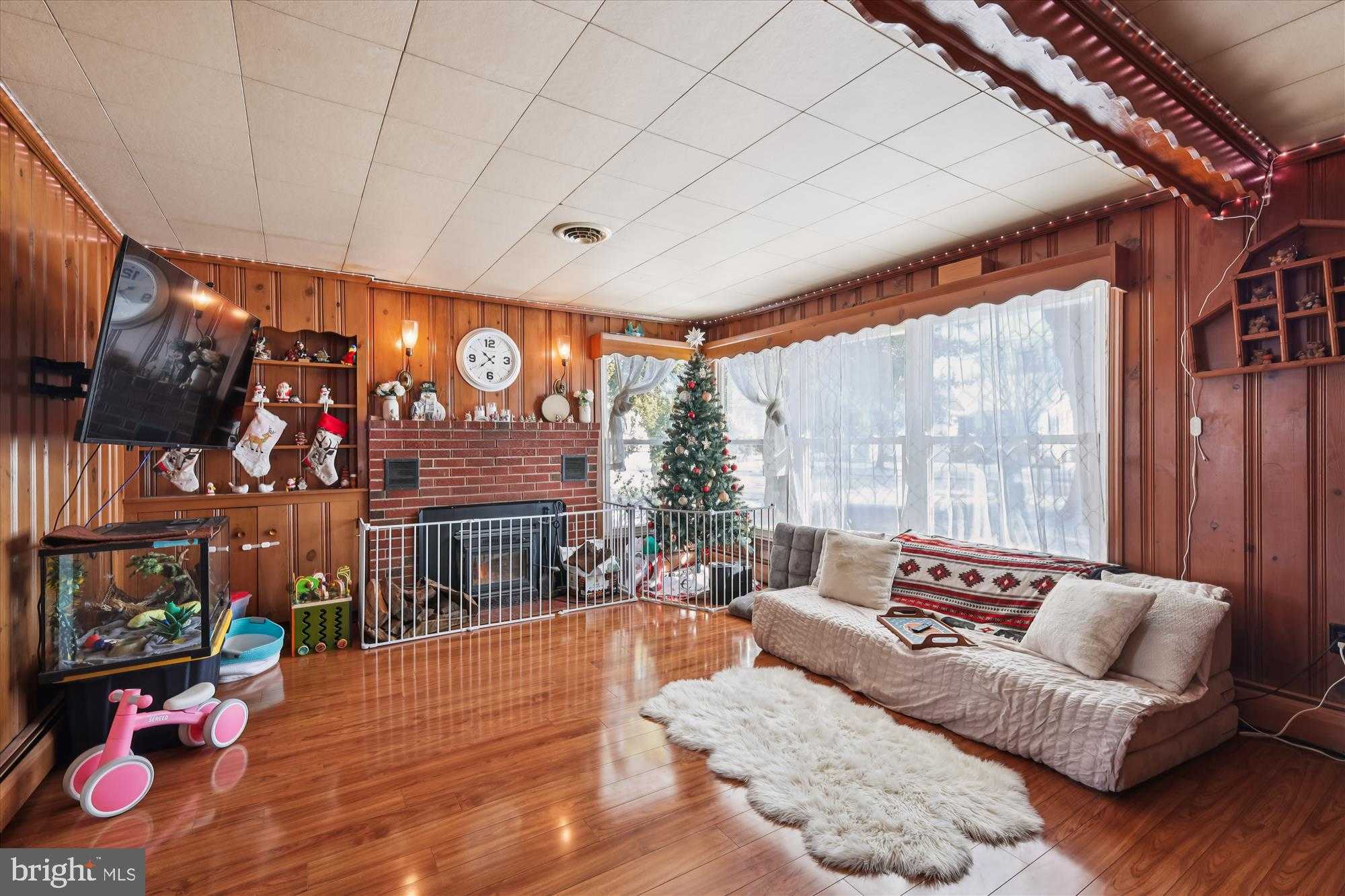 5916 N Main St photo 7