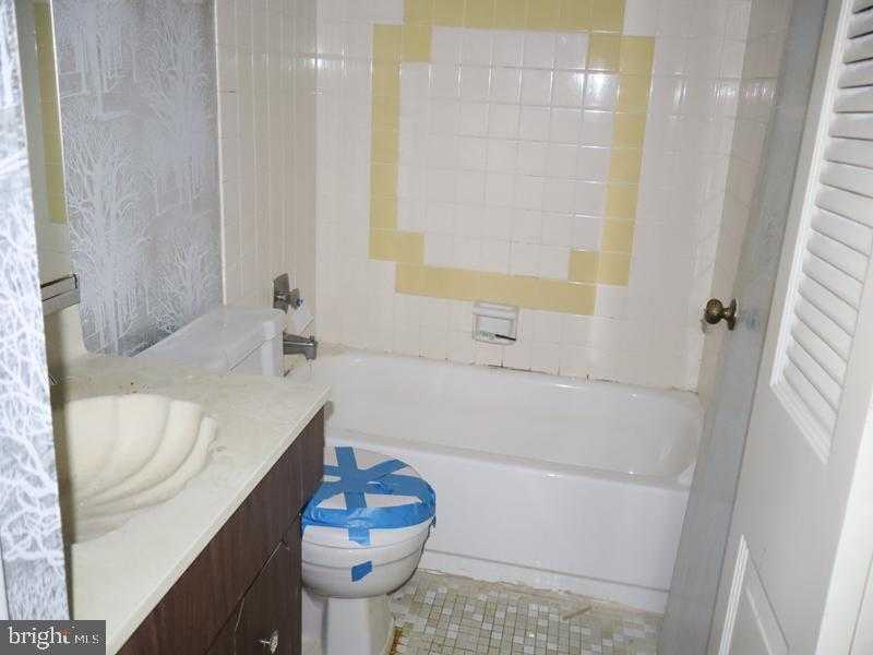 238 Glen Pl # 238 photo 14