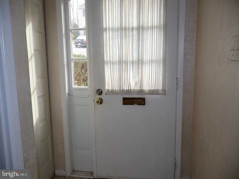 238 Glen Pl # 238 photo 5