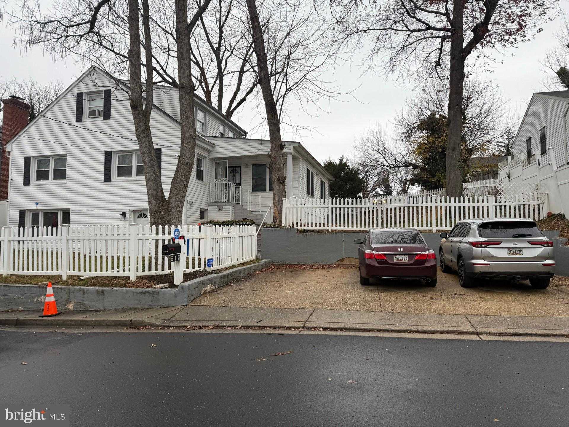 515 Clovis Ave photo 2