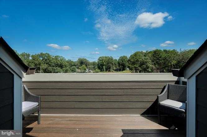 810 Watts St photo 16