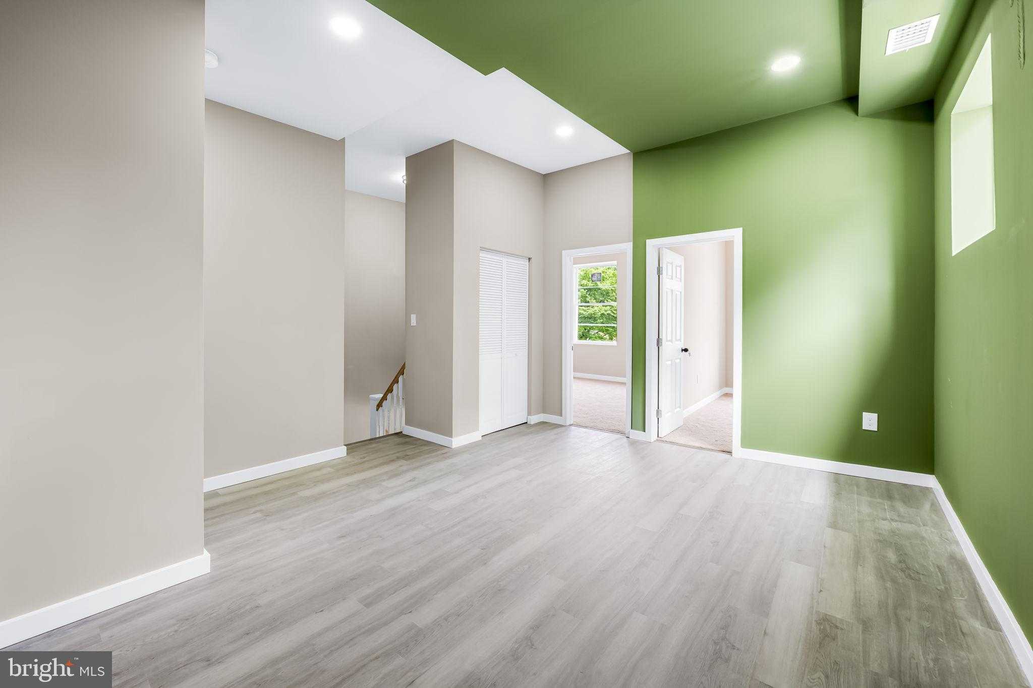 815 E 33rd St photo 22