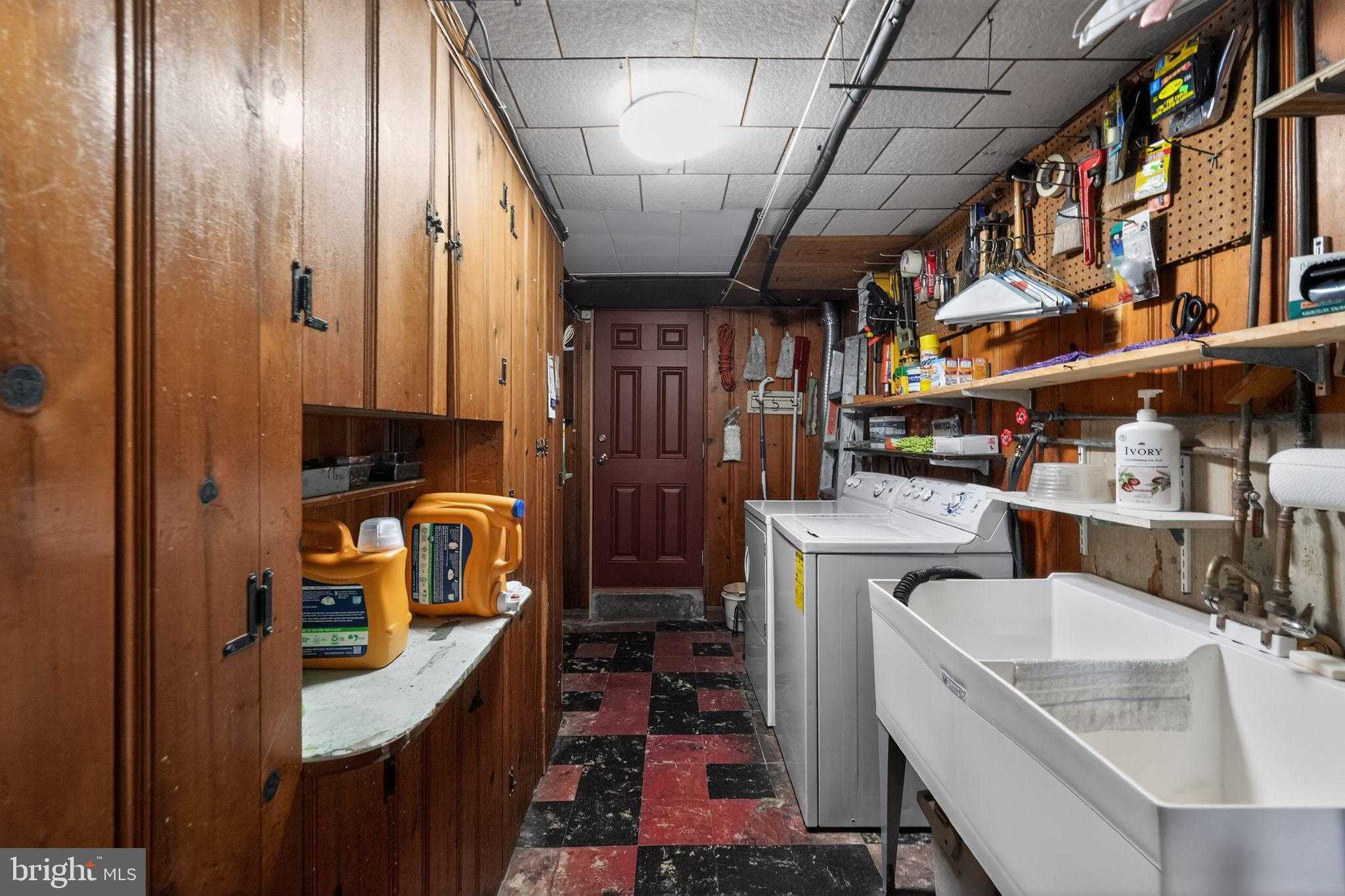 8238 Forrest Ave photo 25