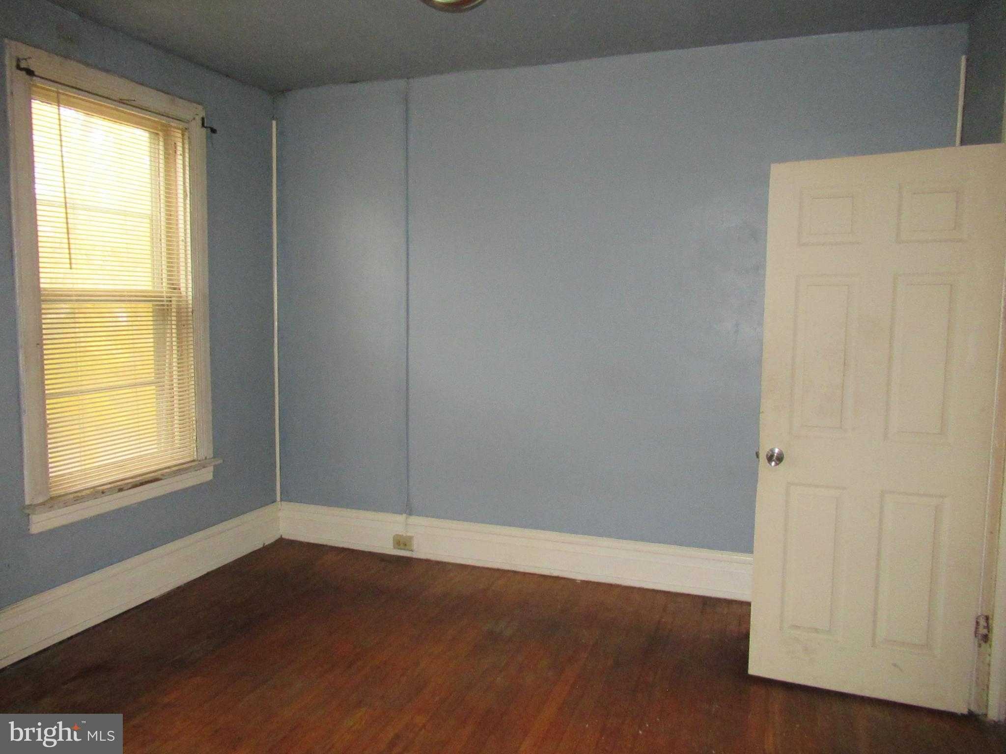 1525 Penn St photo 16