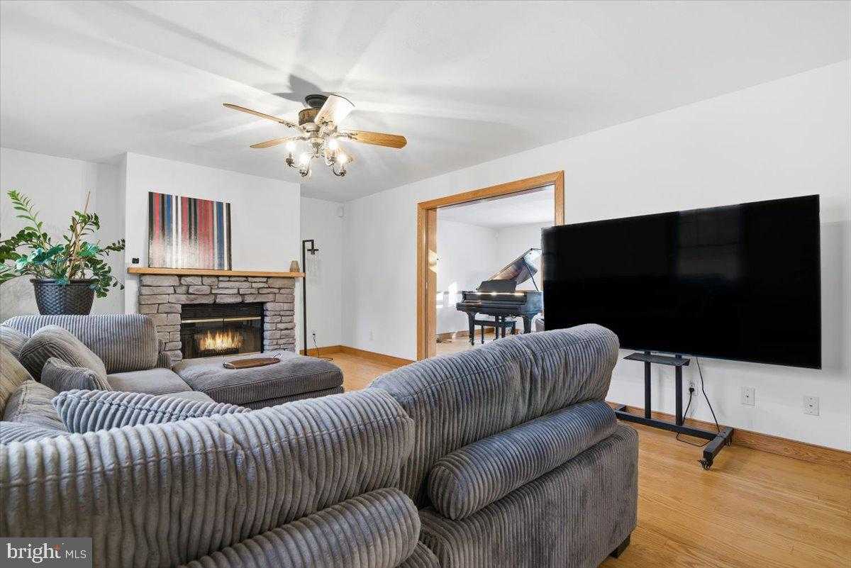 563 Pensyl Creek Rd photo 16