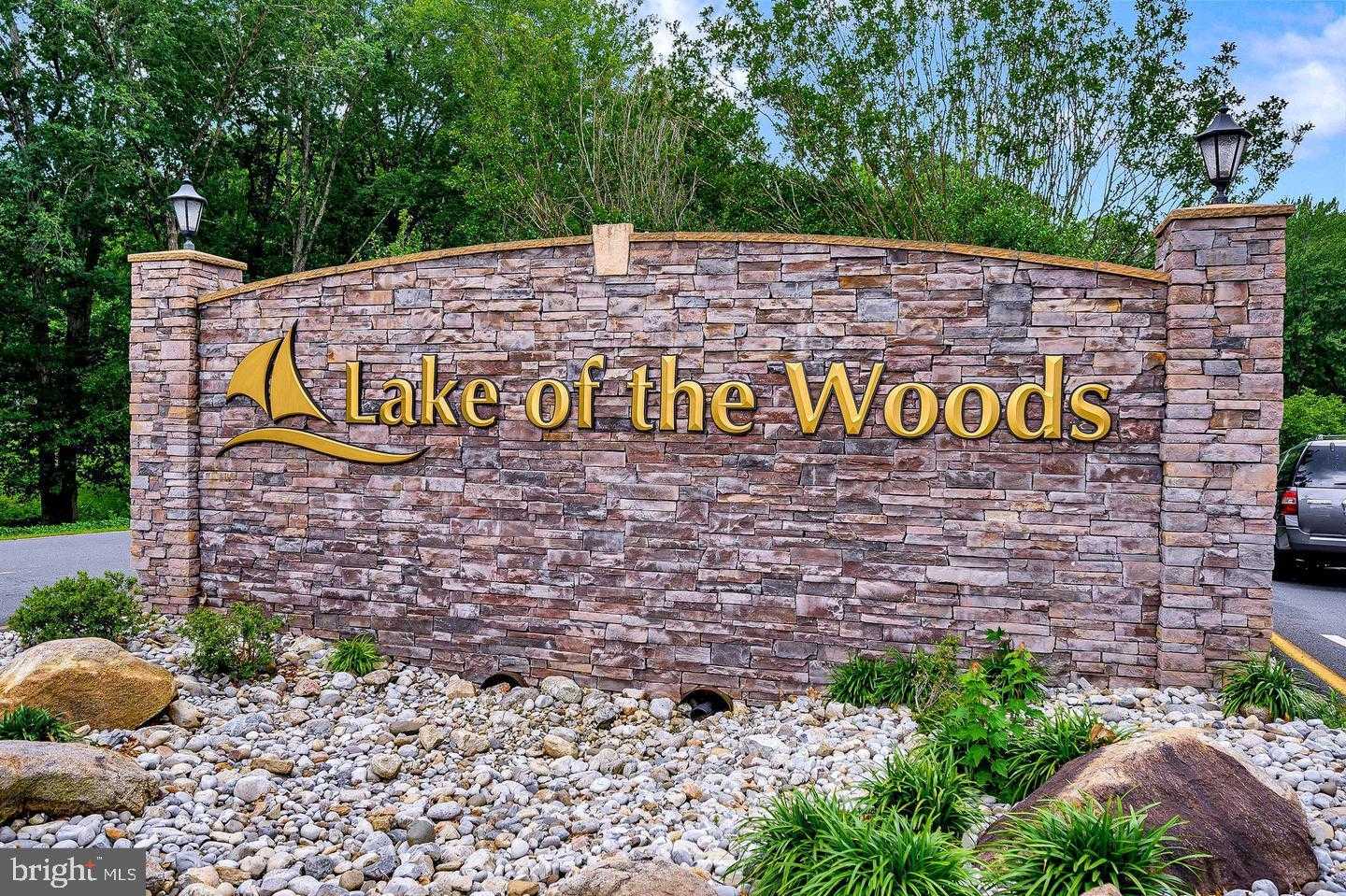 119 Republic Ave photo 3