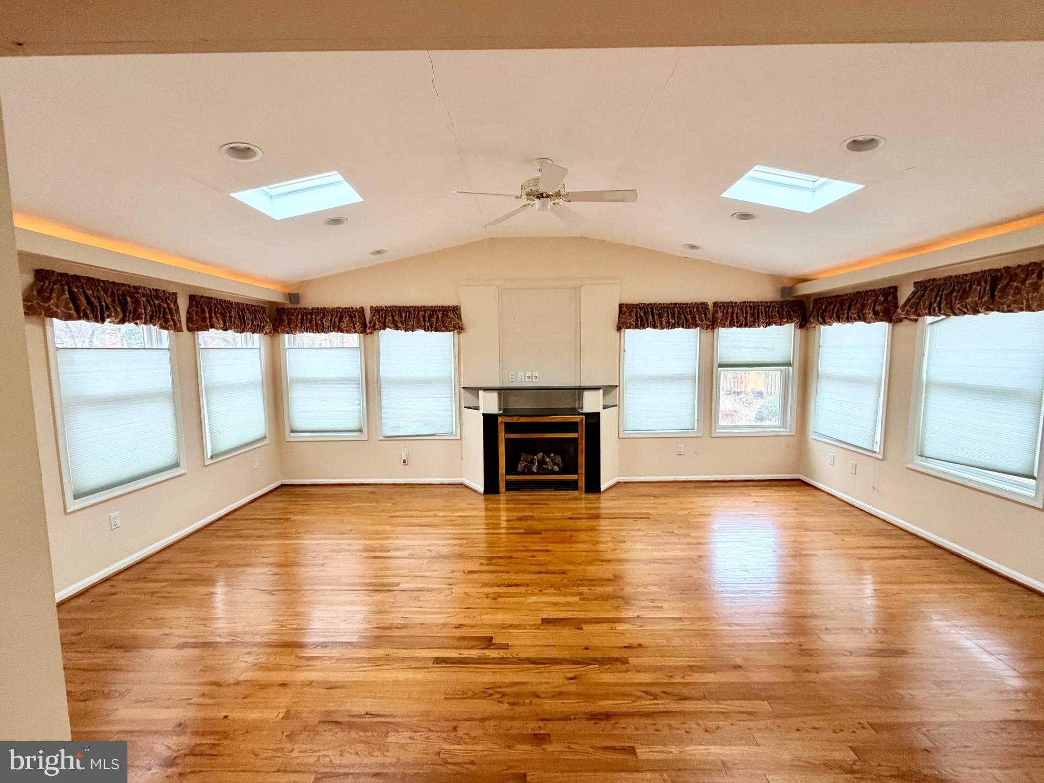 12003 Hazem CT photo 7