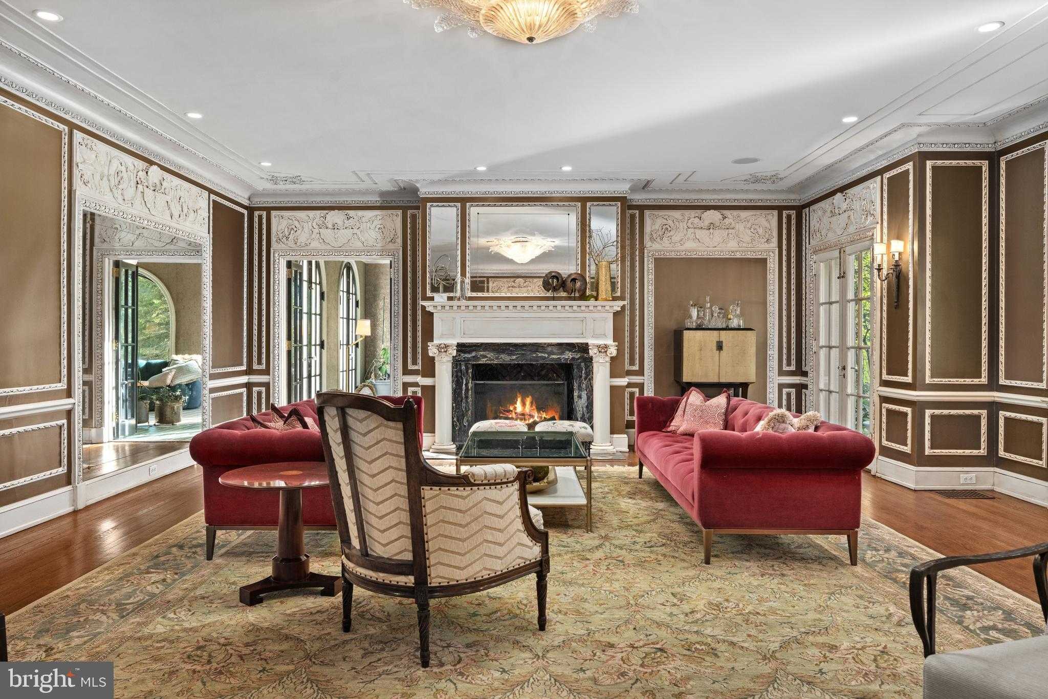 652 Creighton Rd photo 7