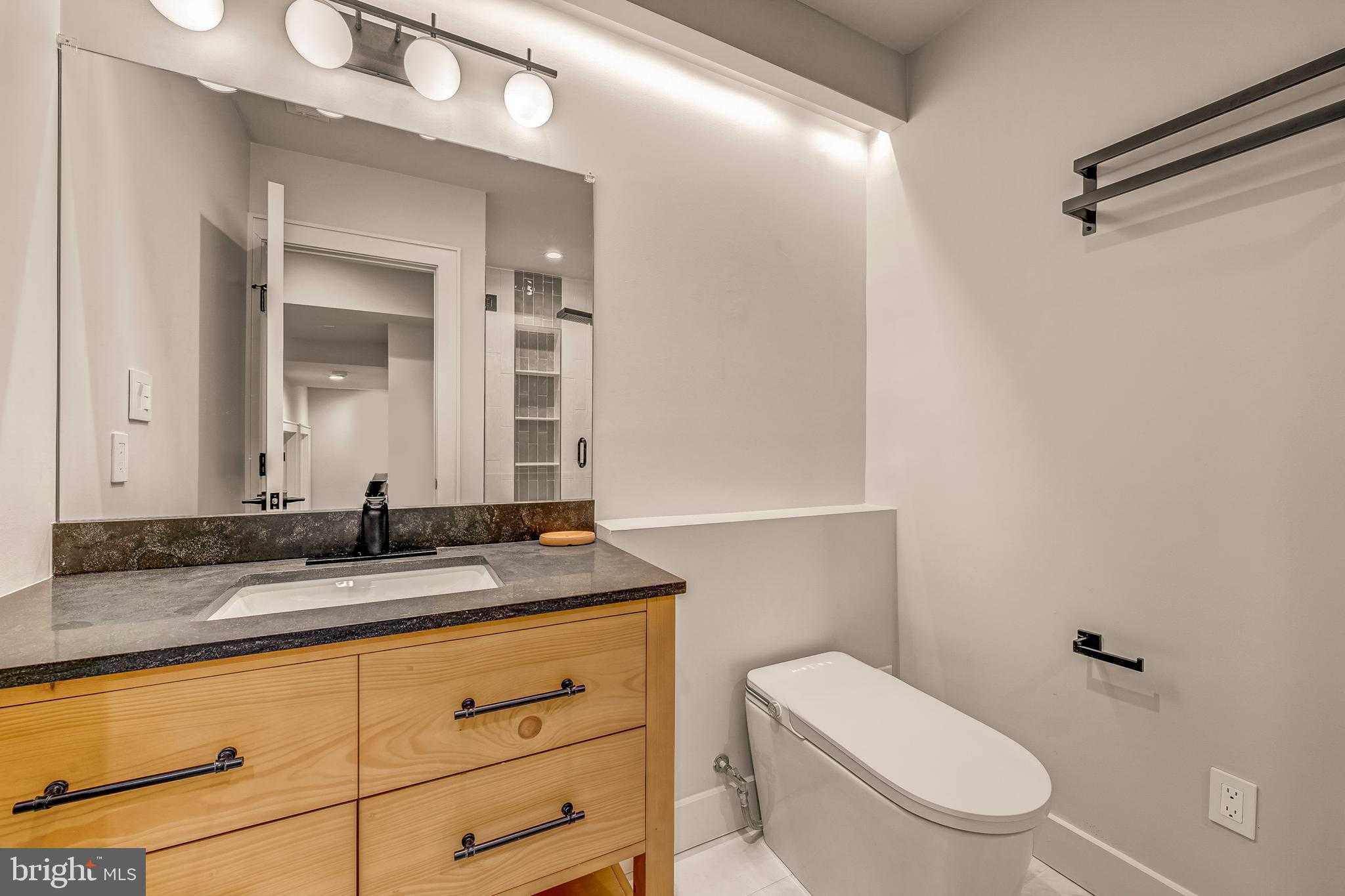 5921 Chesterbrook Rd photo 54