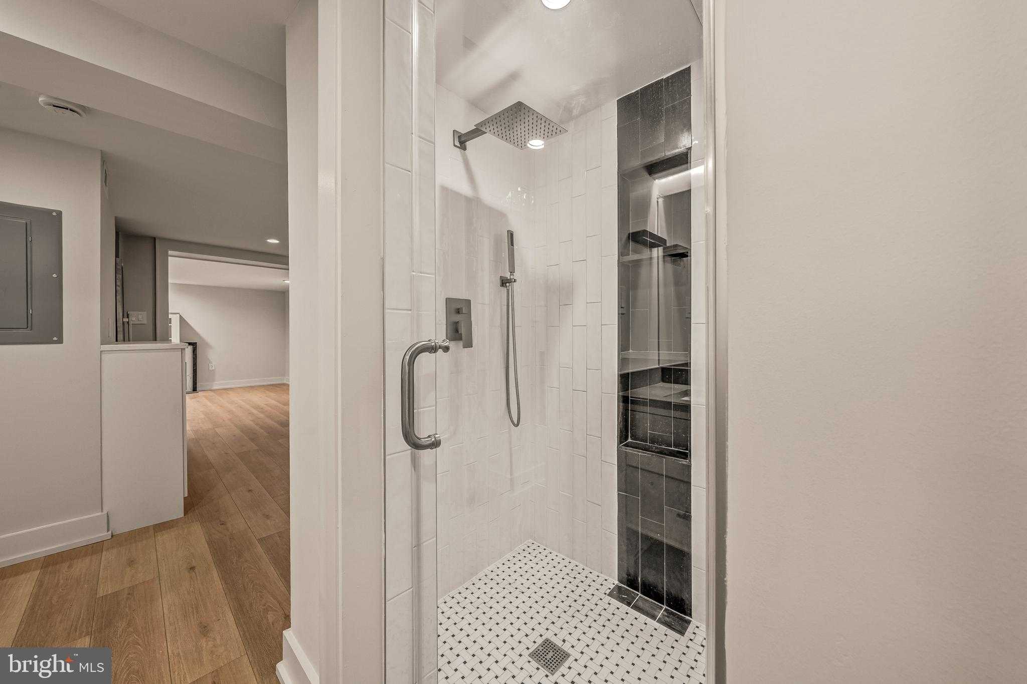 5921 Chesterbrook Rd photo 70