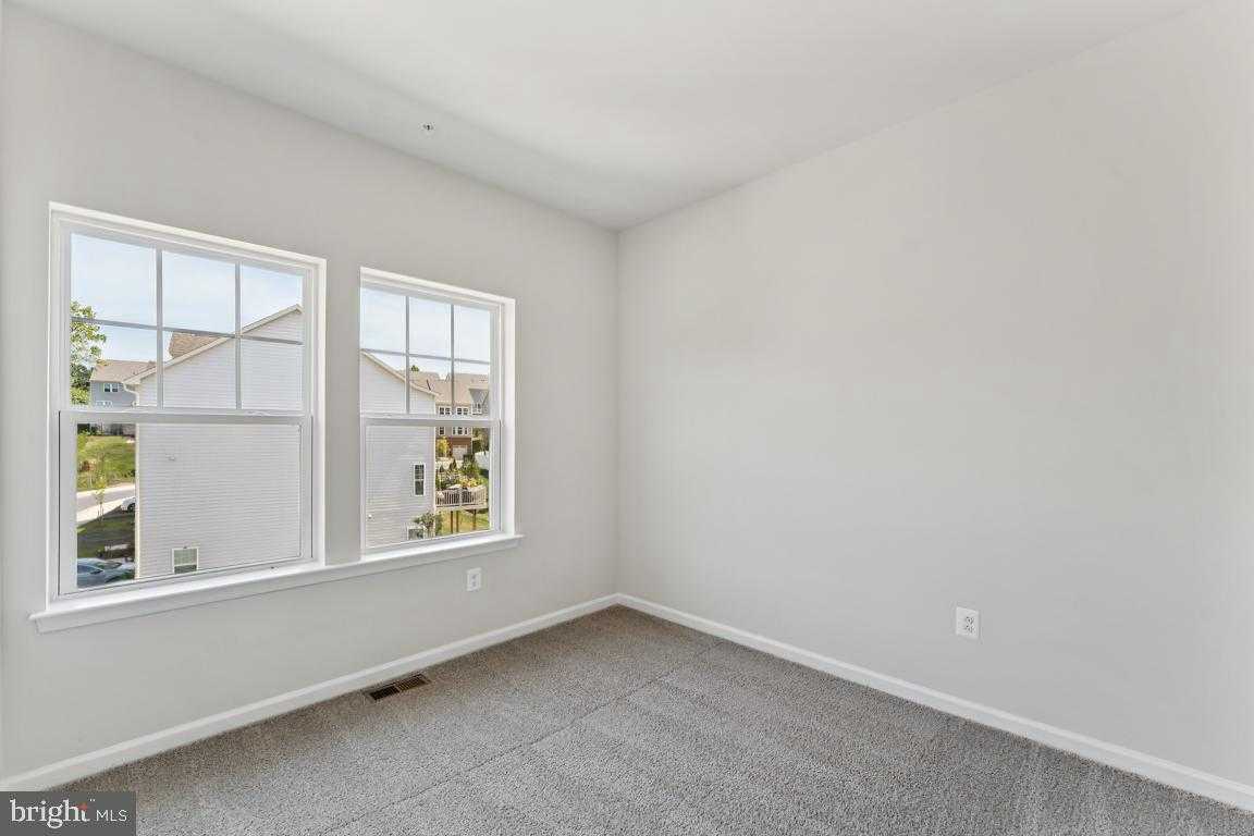 26438 Sir Jamie Ter photo 15