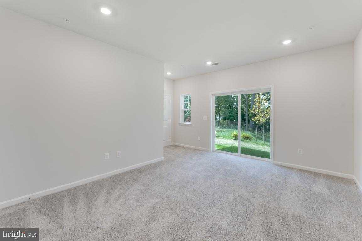 26438 Sir Jamie Ter photo 17