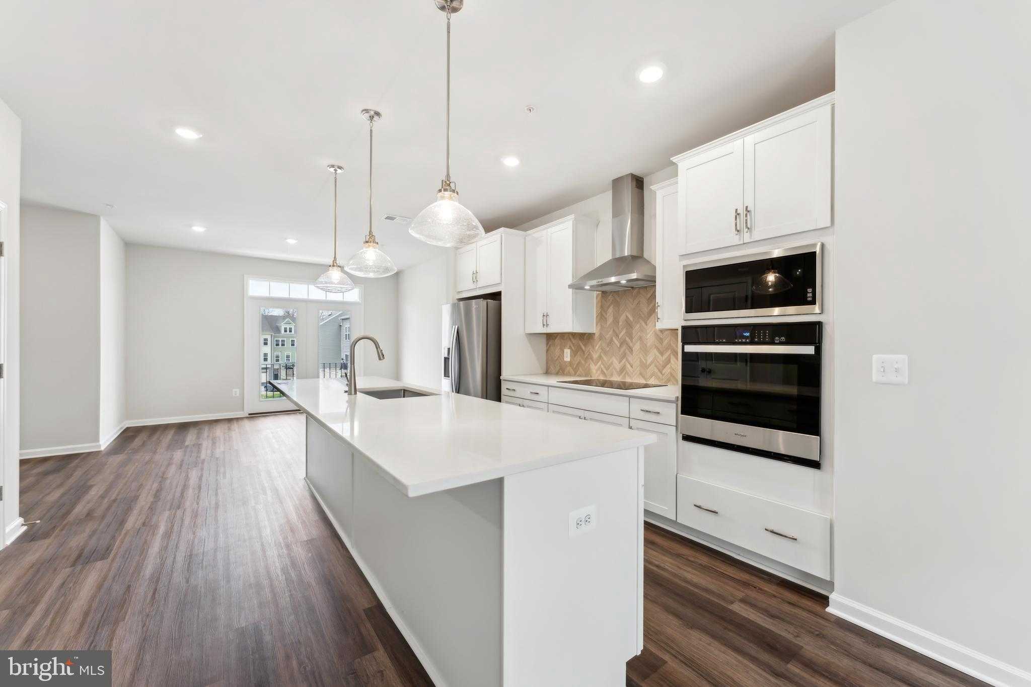 26438 Sir Jamie Ter photo 3