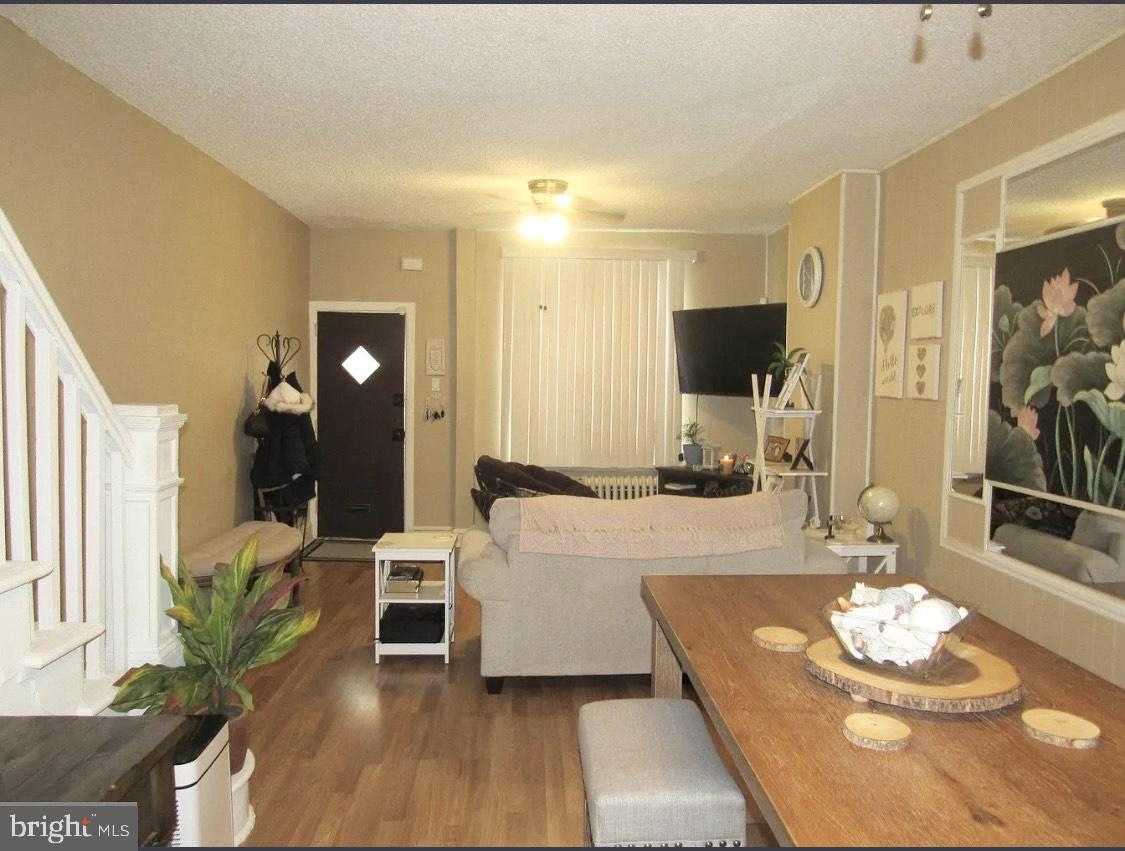 1325 Unity St photo 2