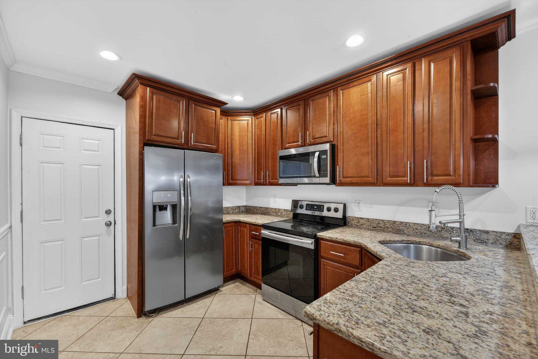 2413 N Carlisle St photo 4