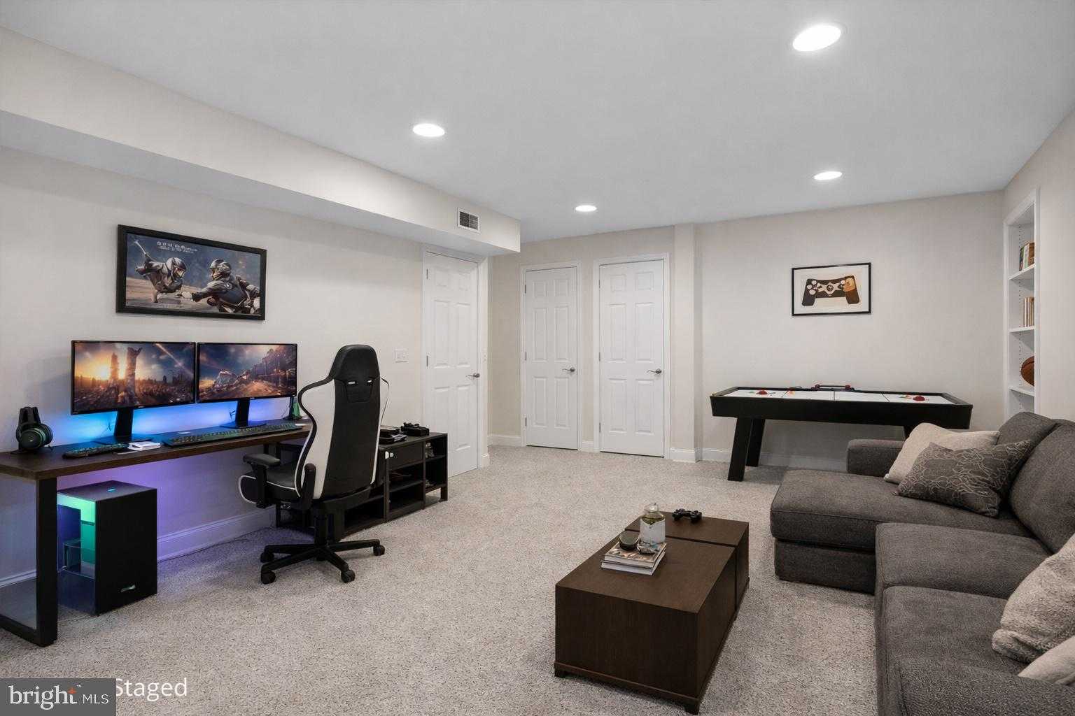 2413 N Carlisle St photo 9