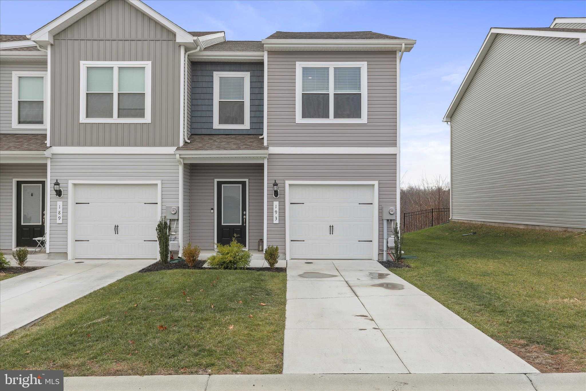 193 Hampstead Blvd, Falling Waters