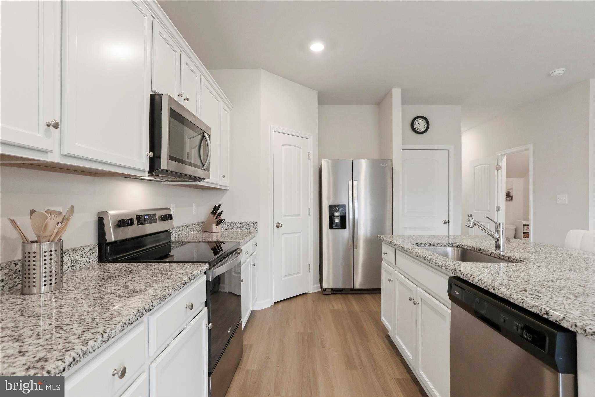 193 Hampstead Blvd photo 10