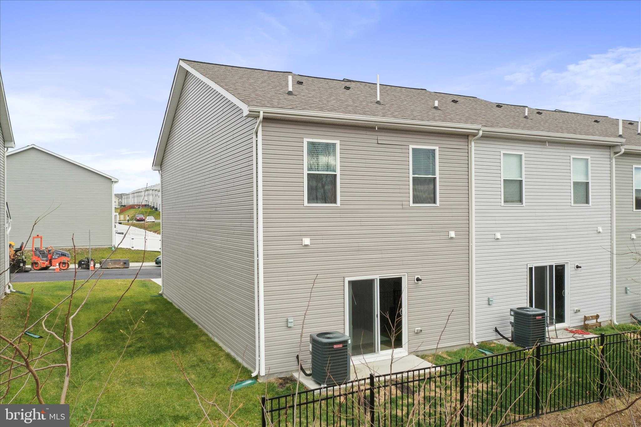 193 Hampstead Blvd photo 33