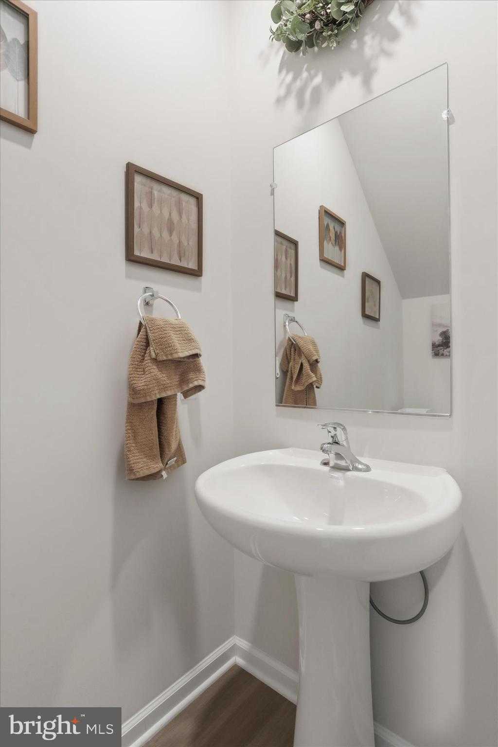 193 Hampstead Blvd photo 5