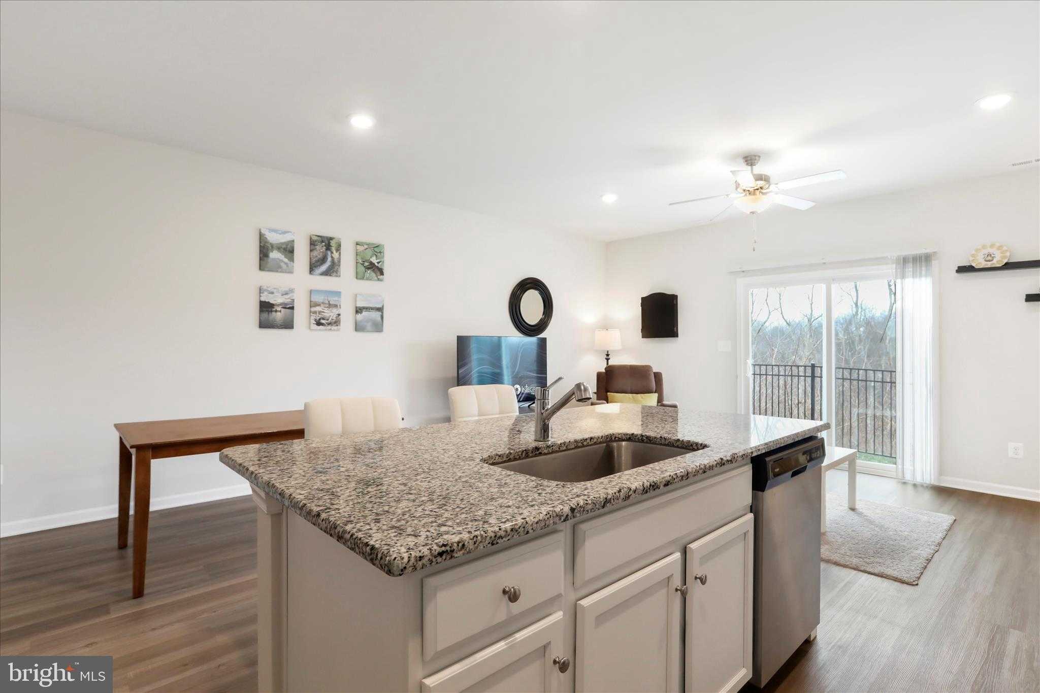 193 Hampstead Blvd photo 7