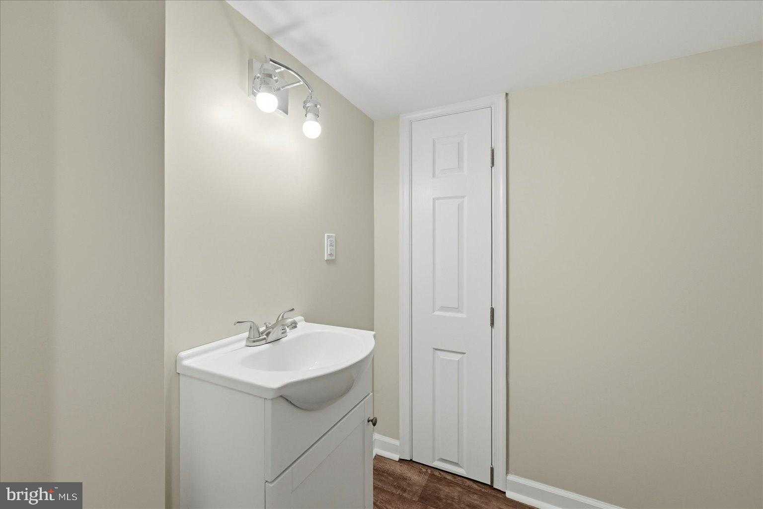 388 Bowling Green Rd photo 34