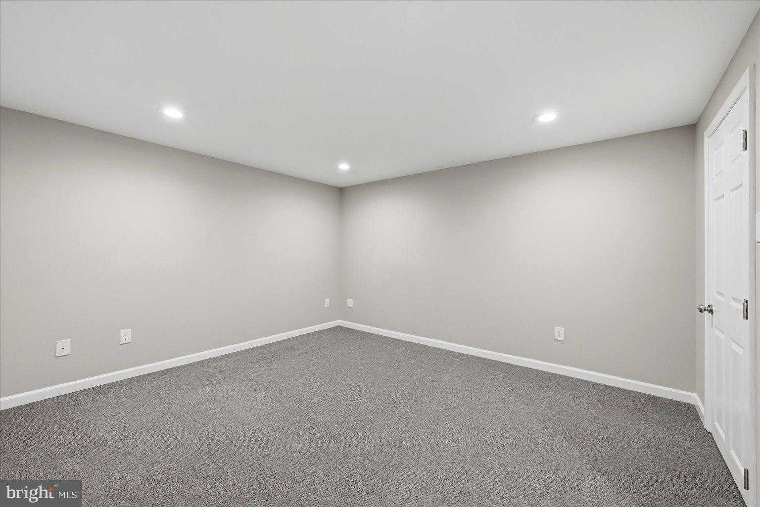 388 Bowling Green Rd photo 37