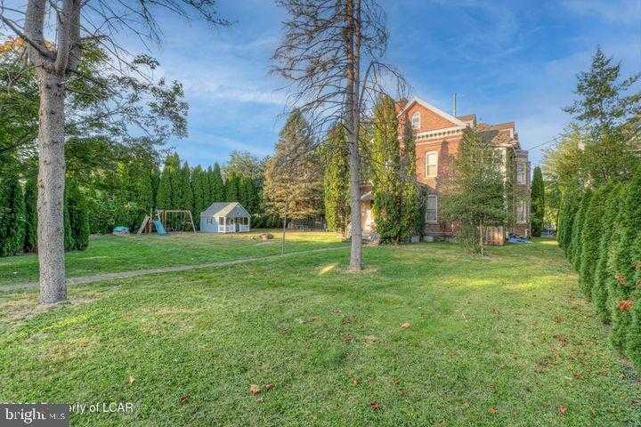 31 Exeter Ave photo 32