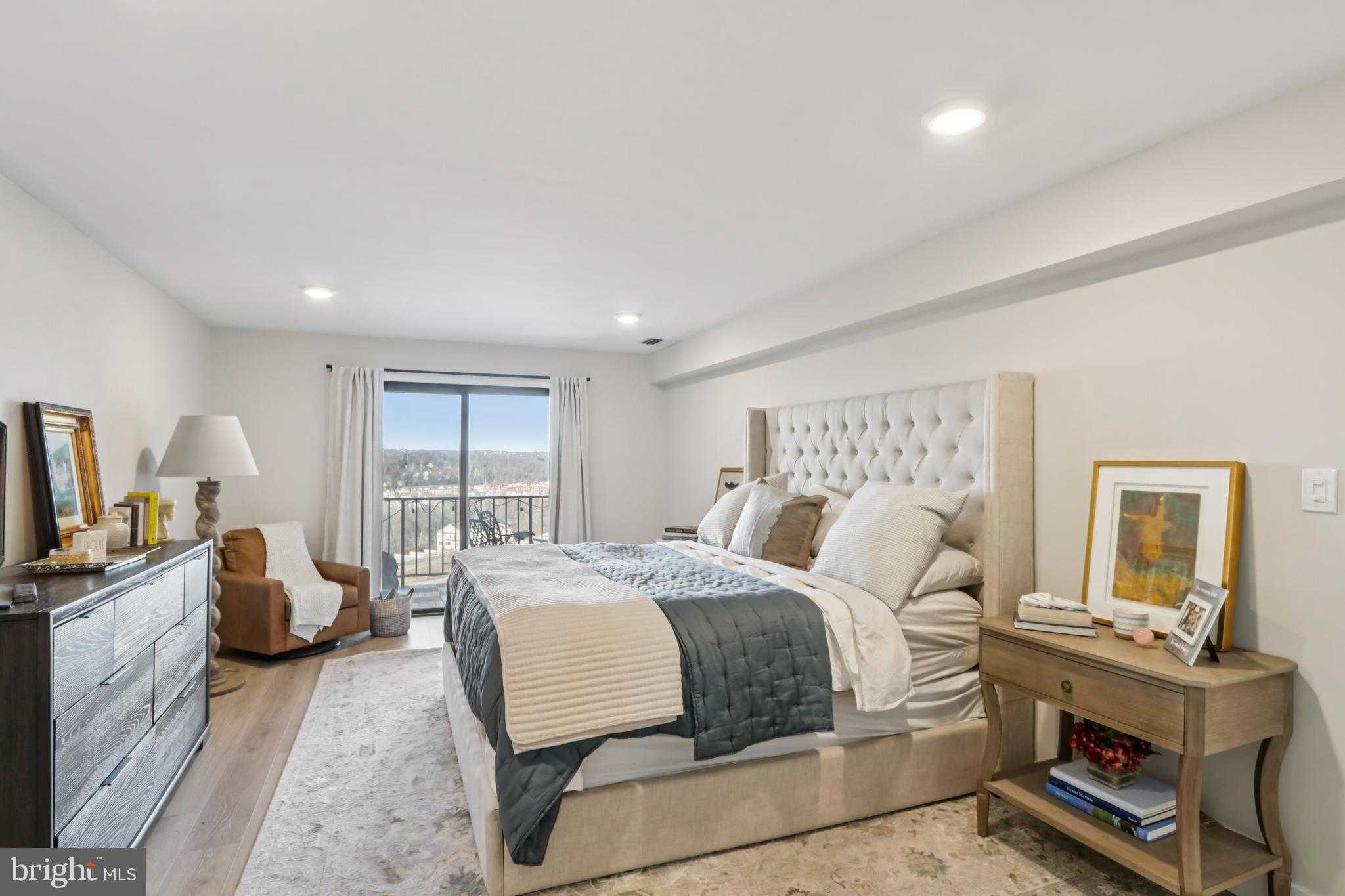 21033 Valley Forge Cir # 1033 photo 17