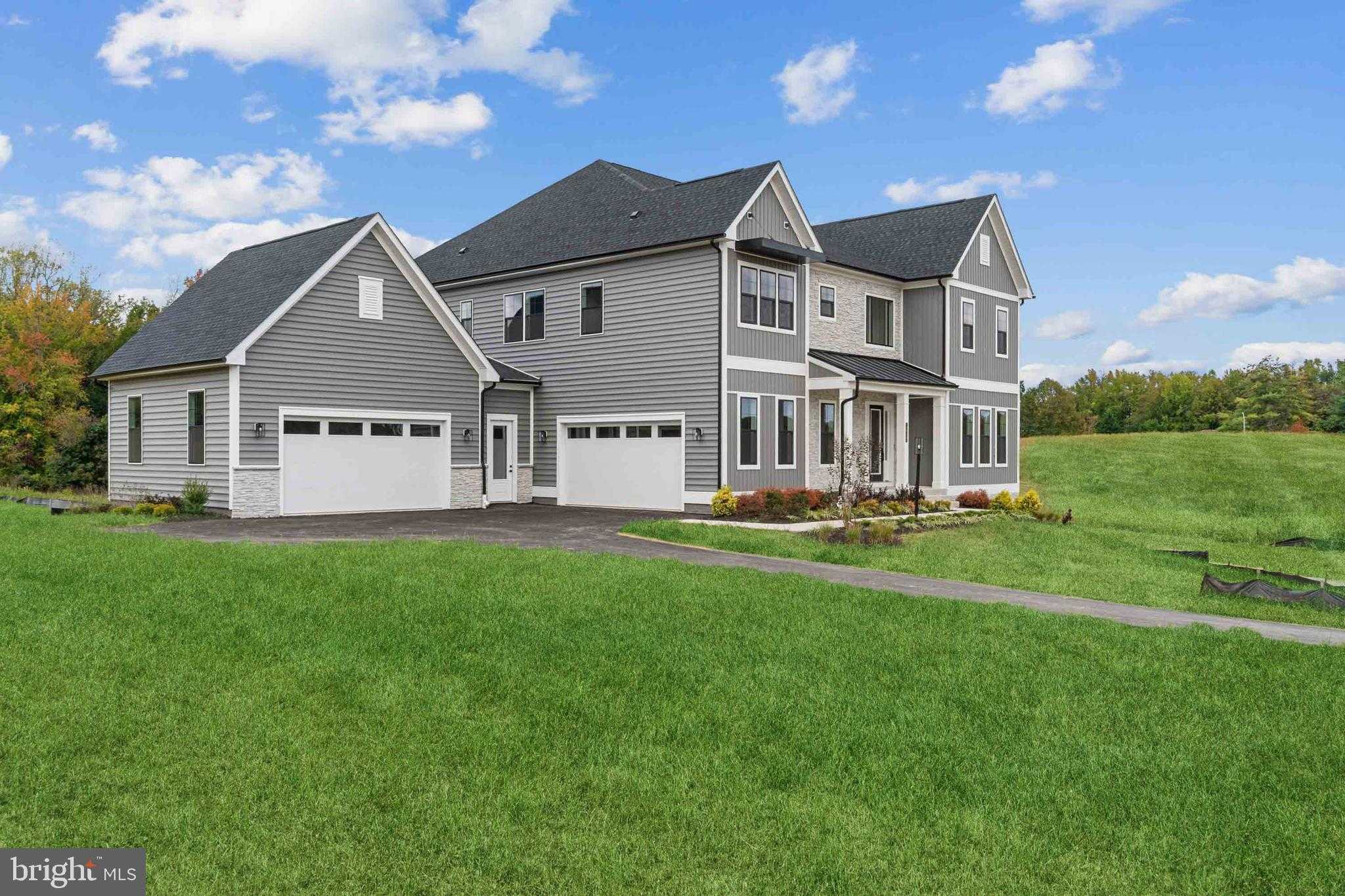 1002 Marshalls Dr photo 3