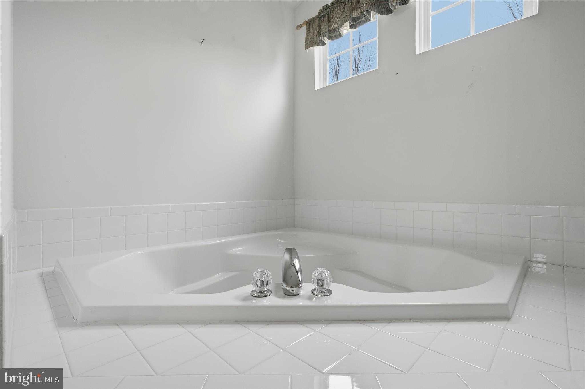 41 Pinehurst CT photo 32