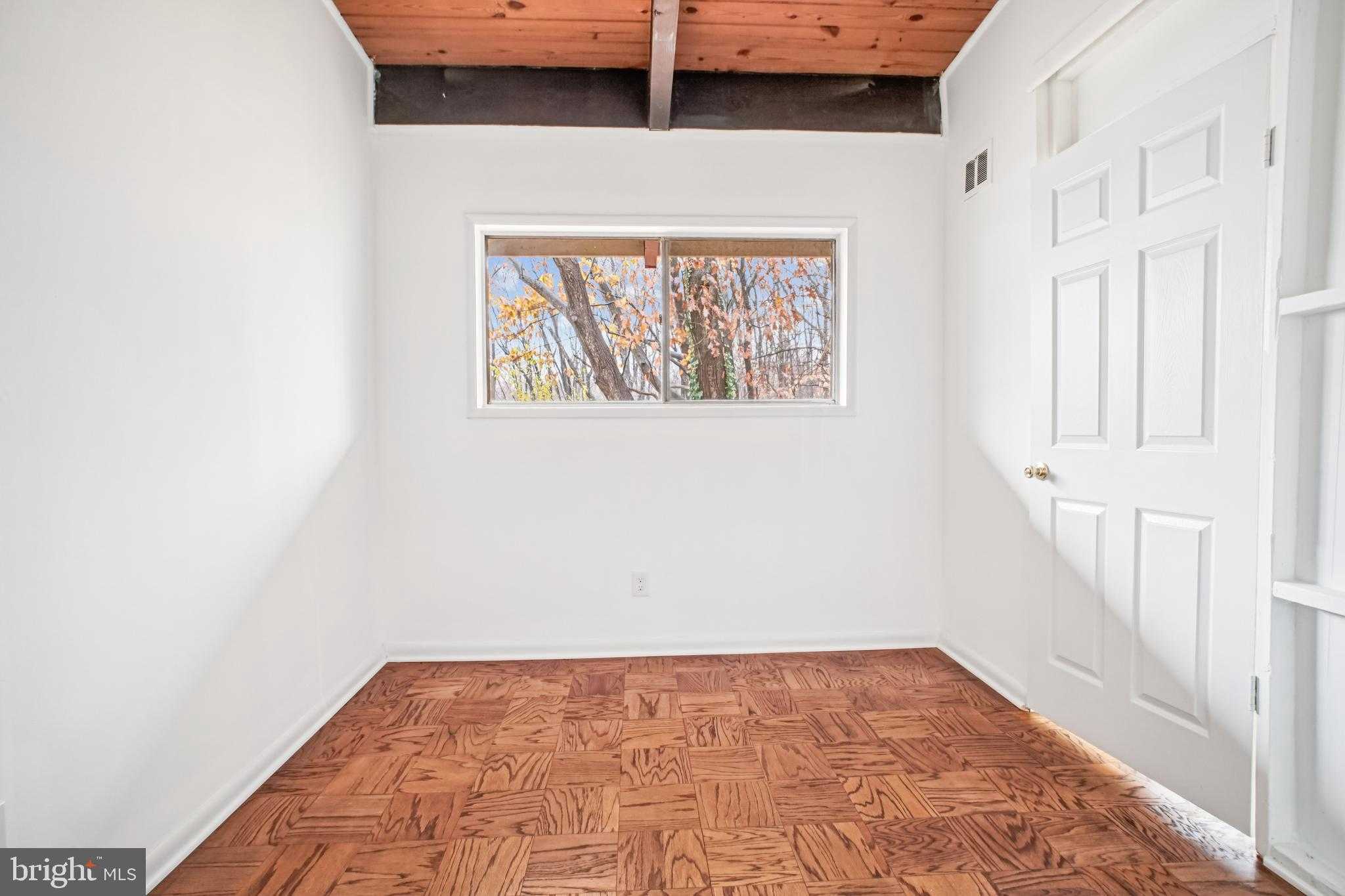 4333 Americana Dr photo 18