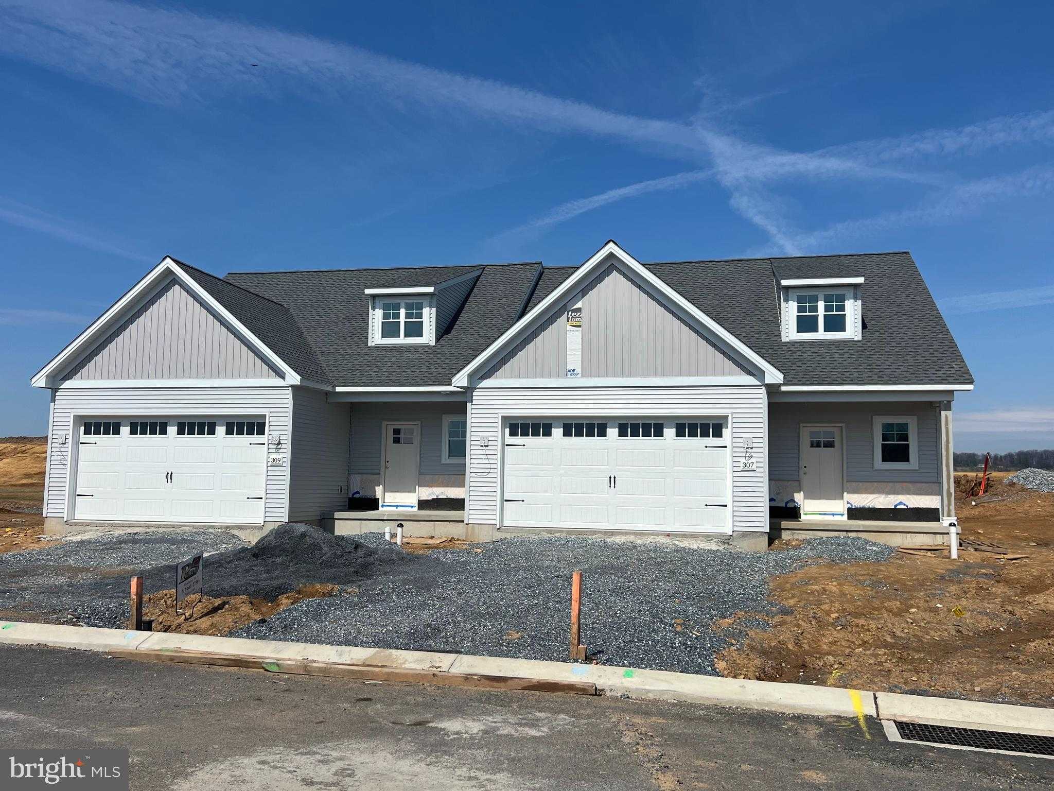 307 Ridgefield Dr photo 3