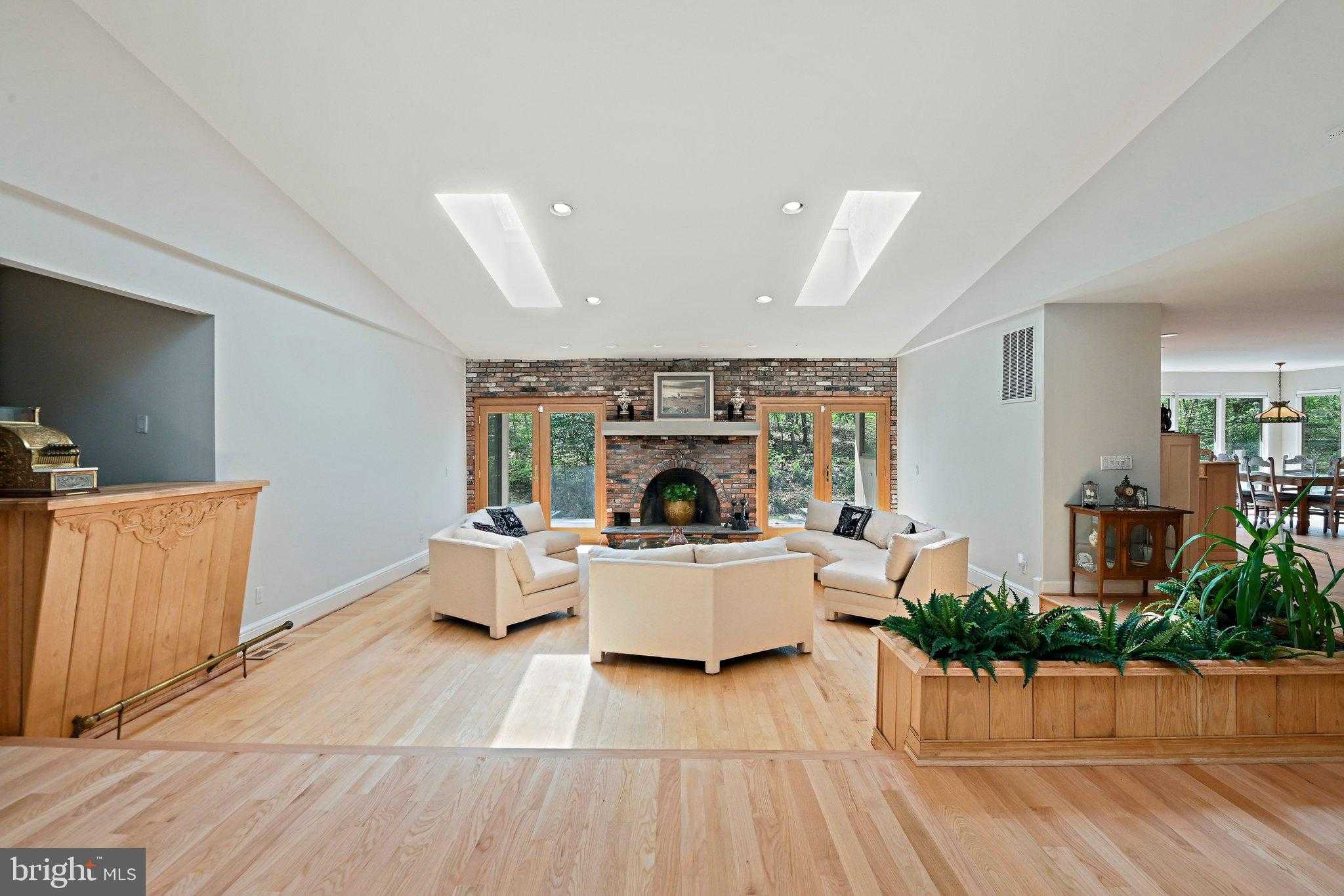 951 Captain Hickory Dr photo 3