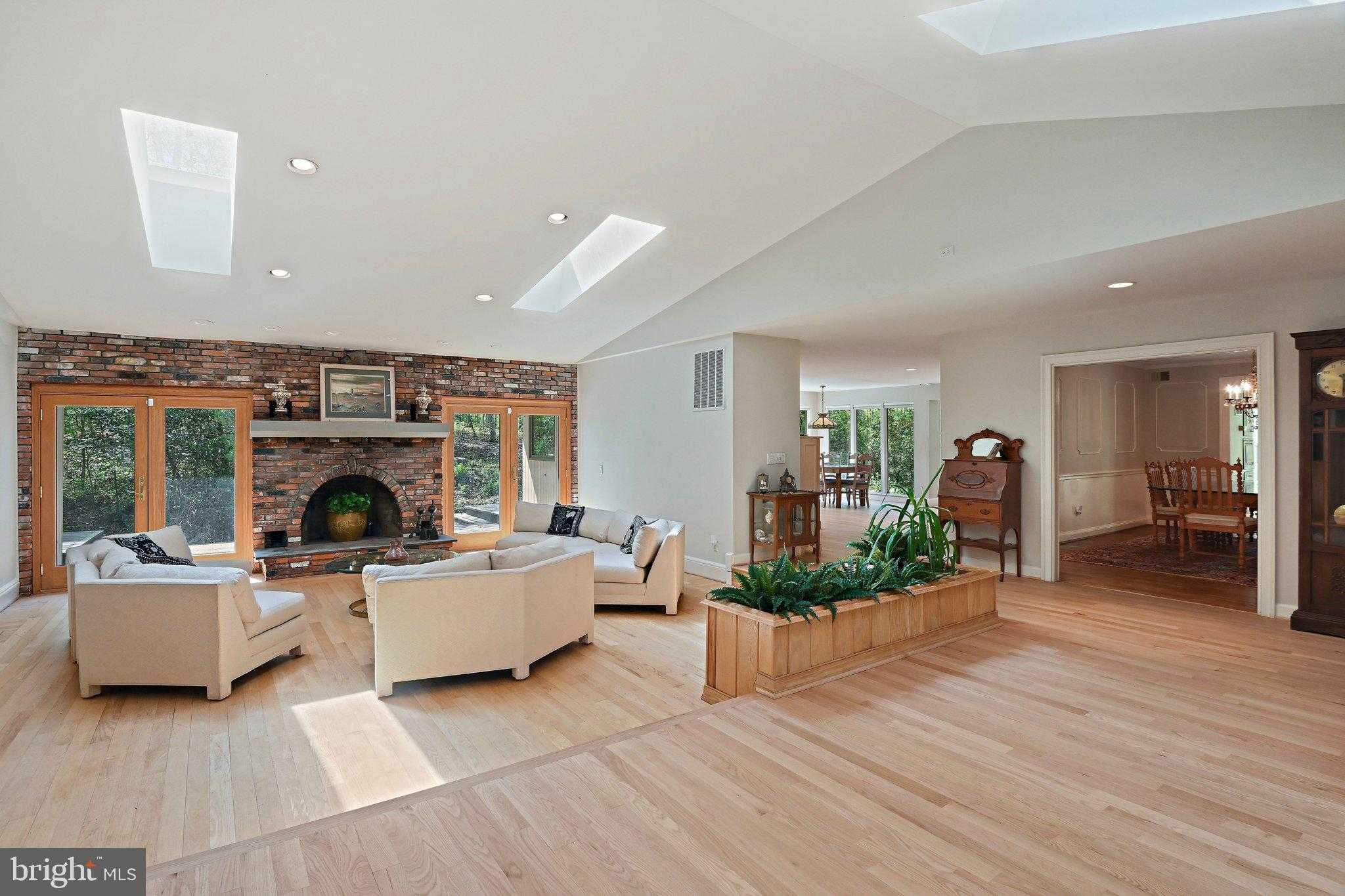 951 Captain Hickory Dr photo 4