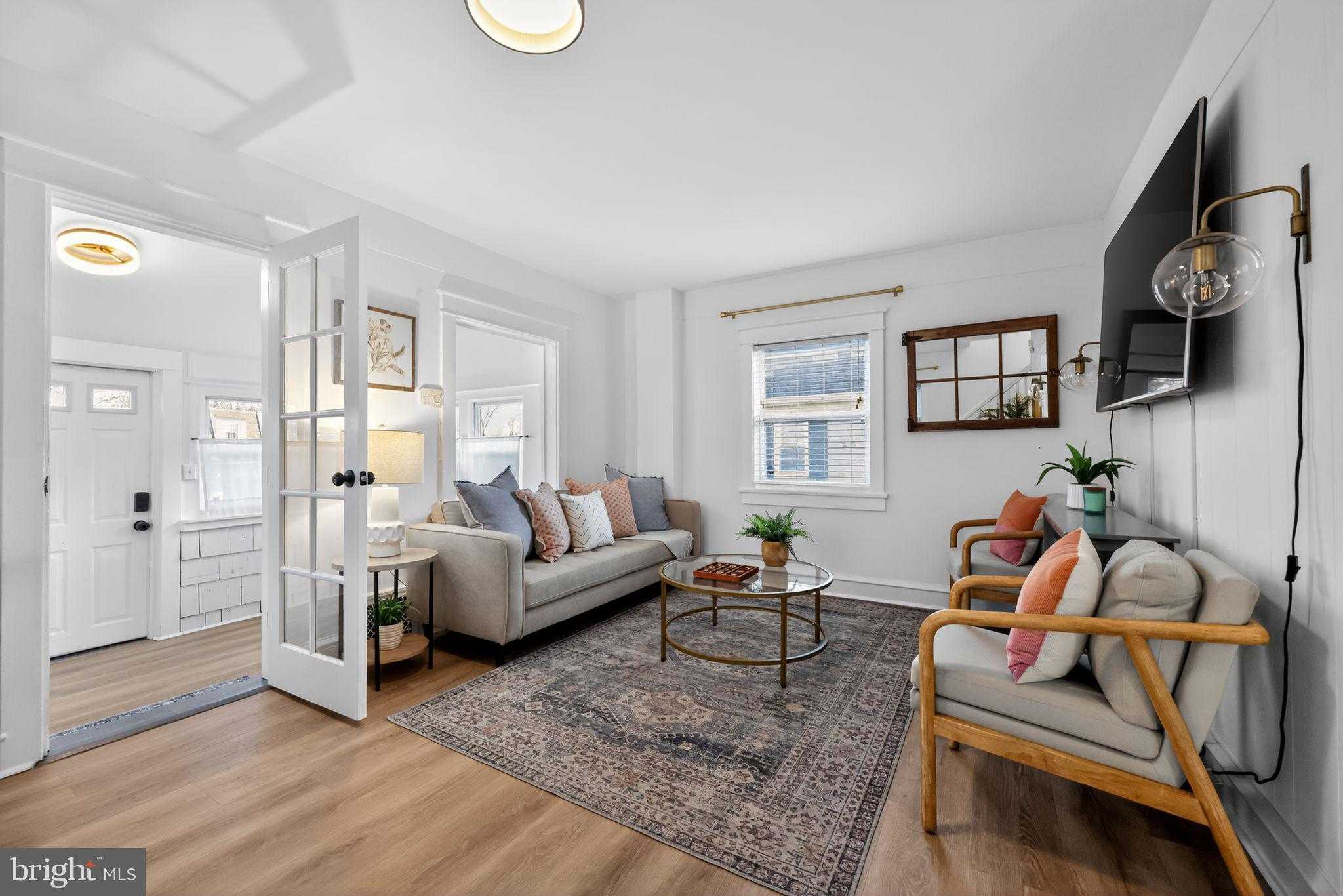 446 Vernon St photo 7