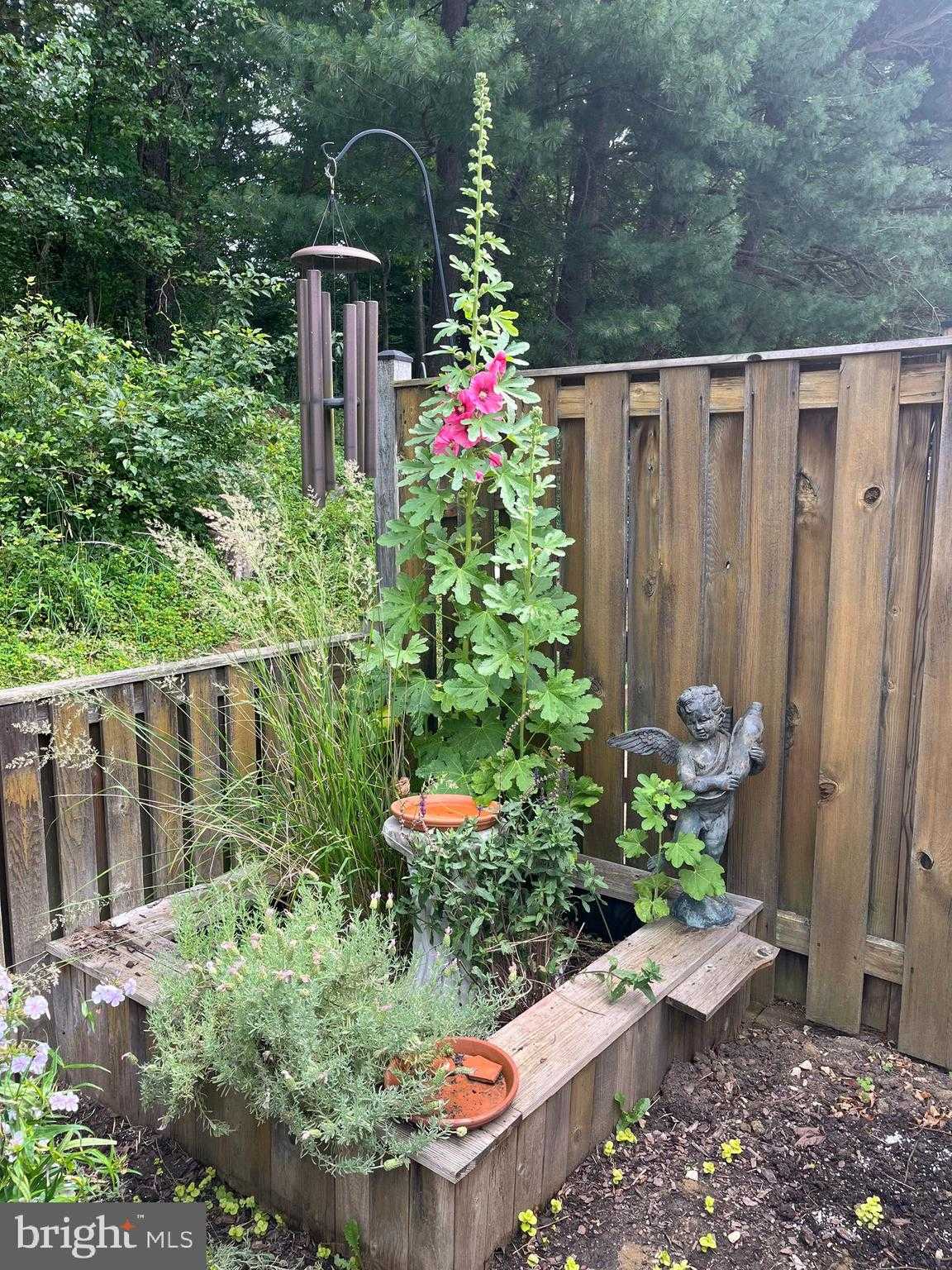 1943 Marconi Cir photo 24