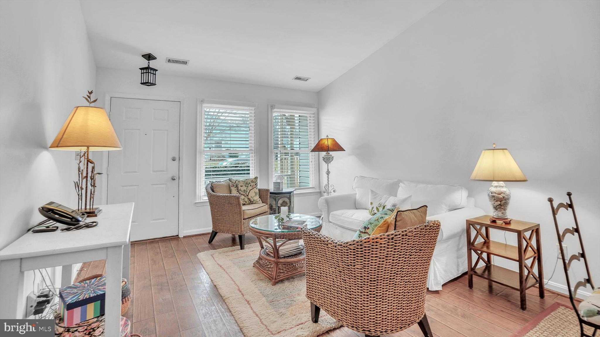 1943 Marconi Cir photo 6