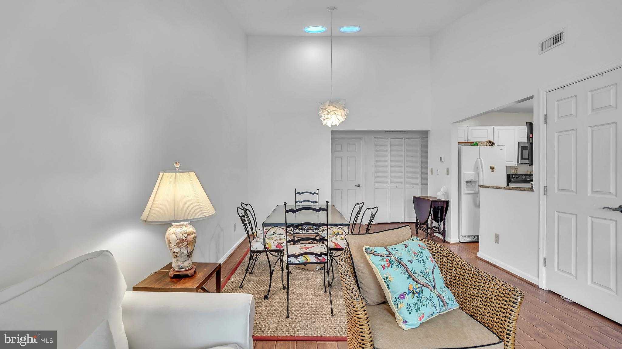 1943 Marconi Cir photo 9