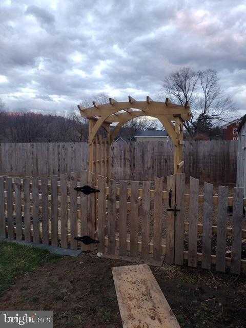 131 Main St photo 20