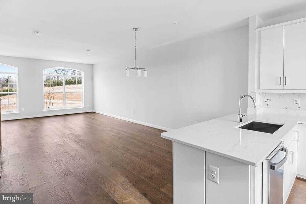 624 Catamaran Way photo 5