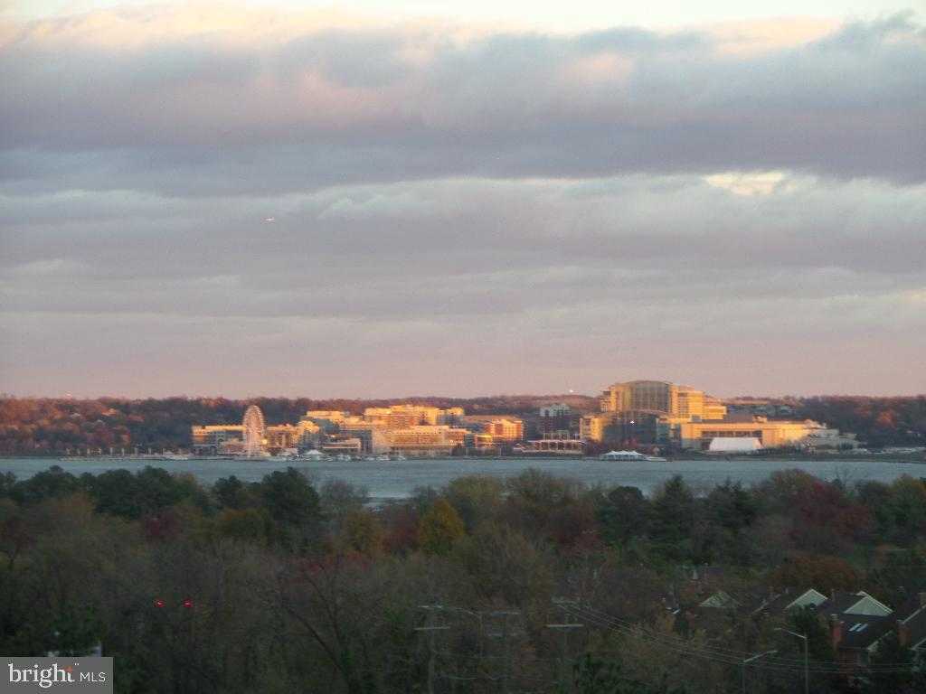 2059 Huntington Ave Apt 903 photo 6