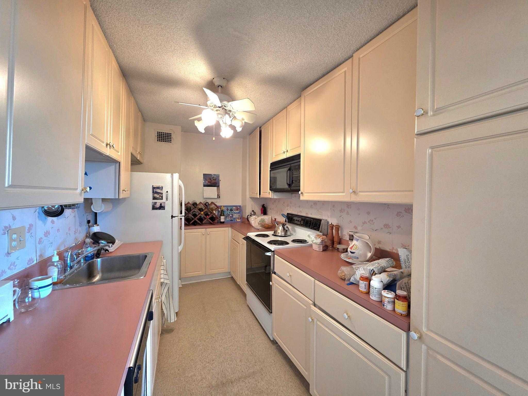 2059 Huntington Ave Apt 903 photo 8