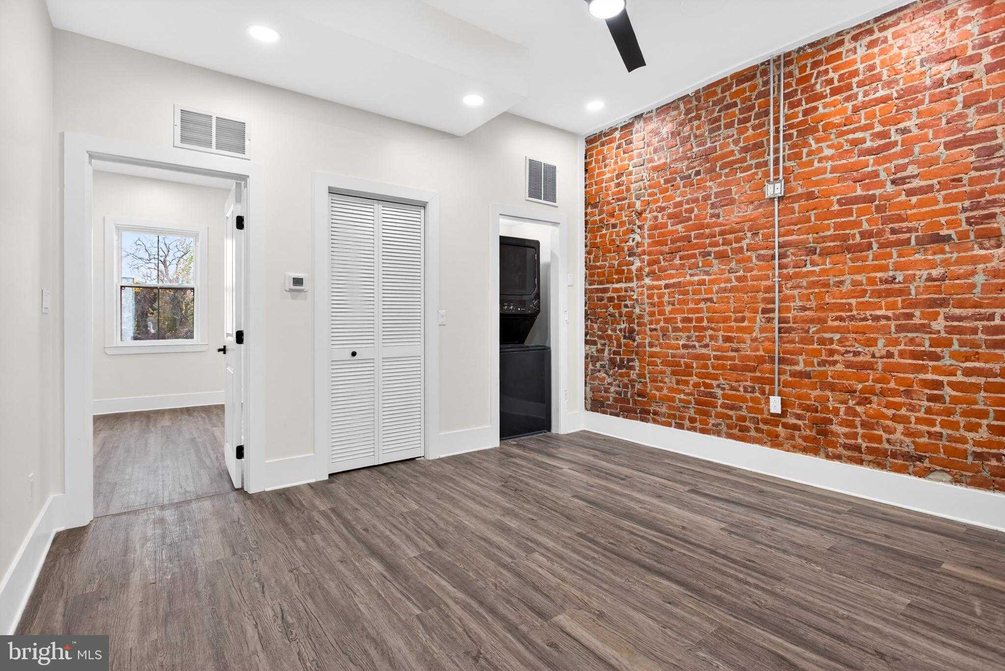 1808 W Susquehanna Ave photo 3