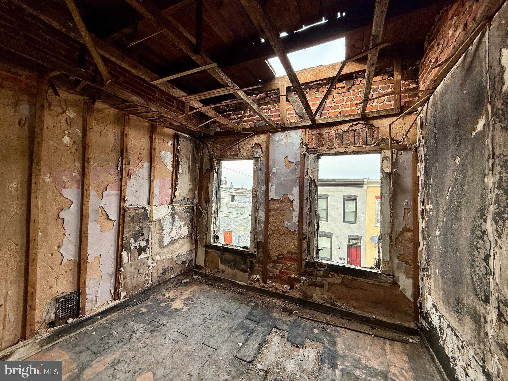 3301 Noble St photo 4