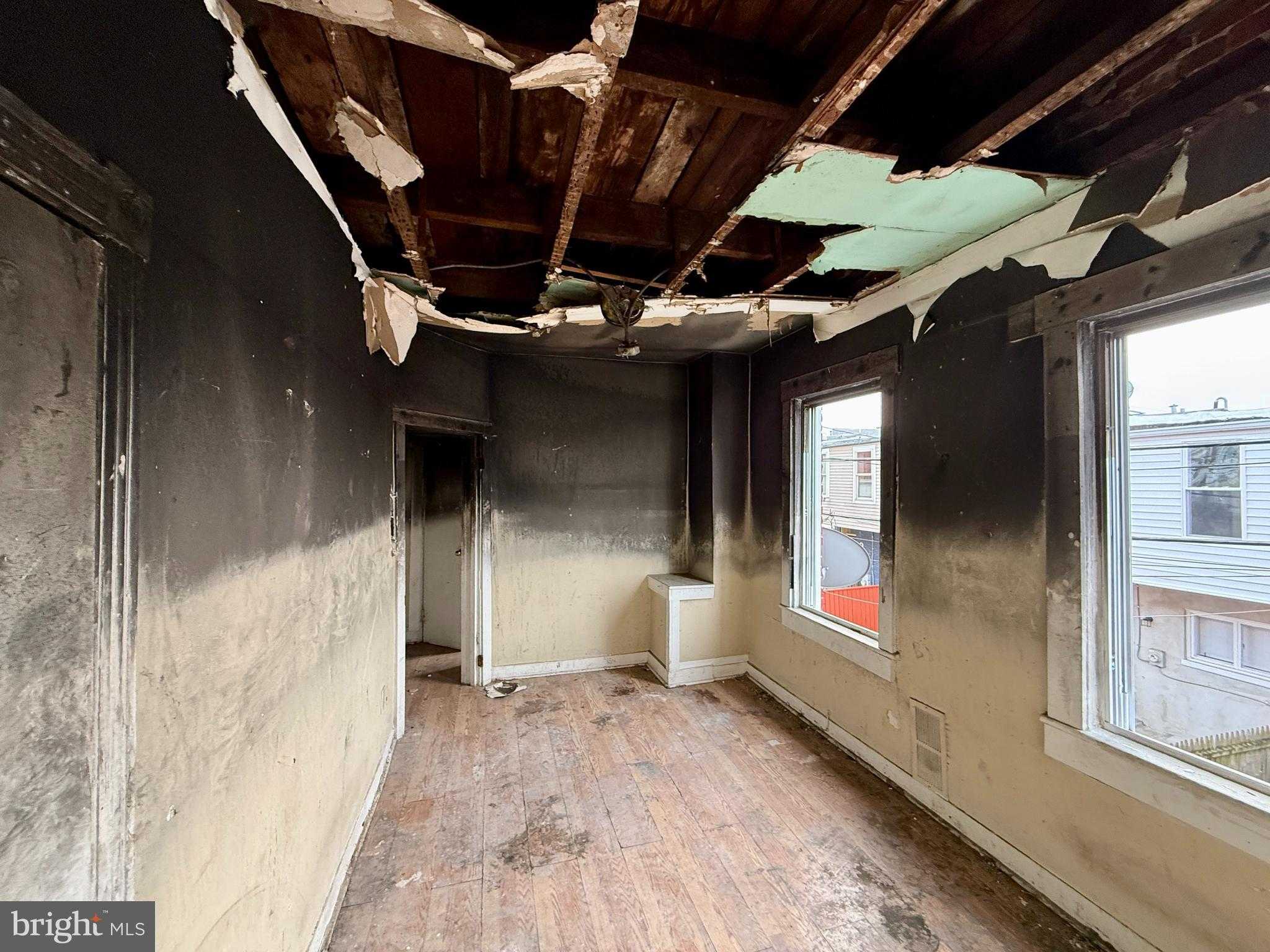 3301 Noble St photo 5