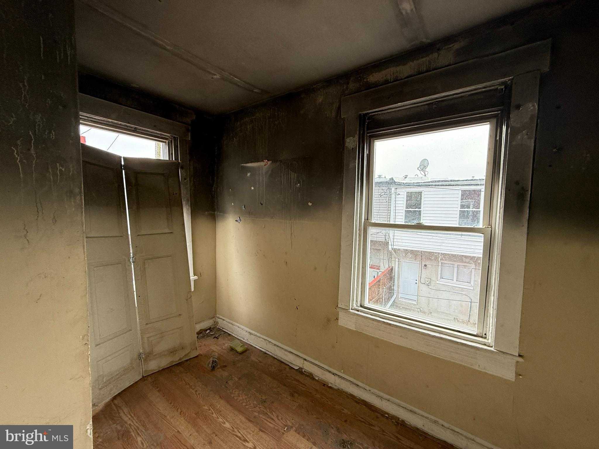 3301 Noble St photo 9