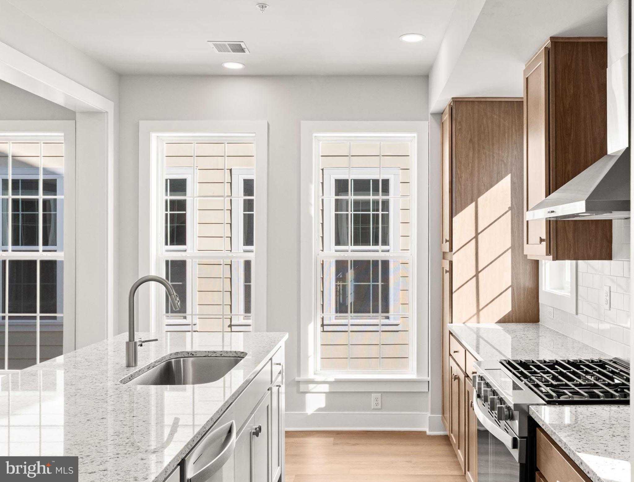 1114 Collina Ln photo 17