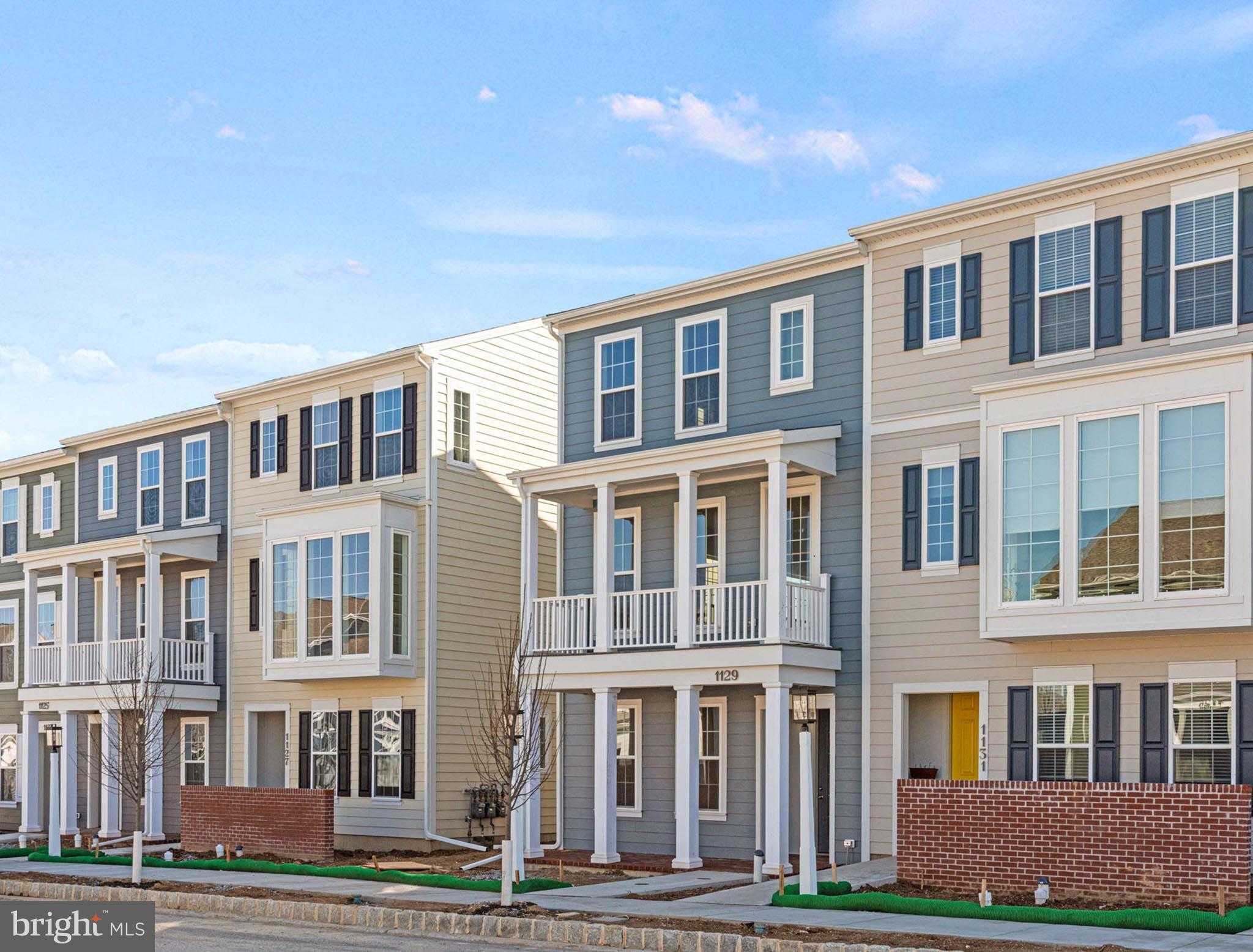 1114 Collina Ln photo 2